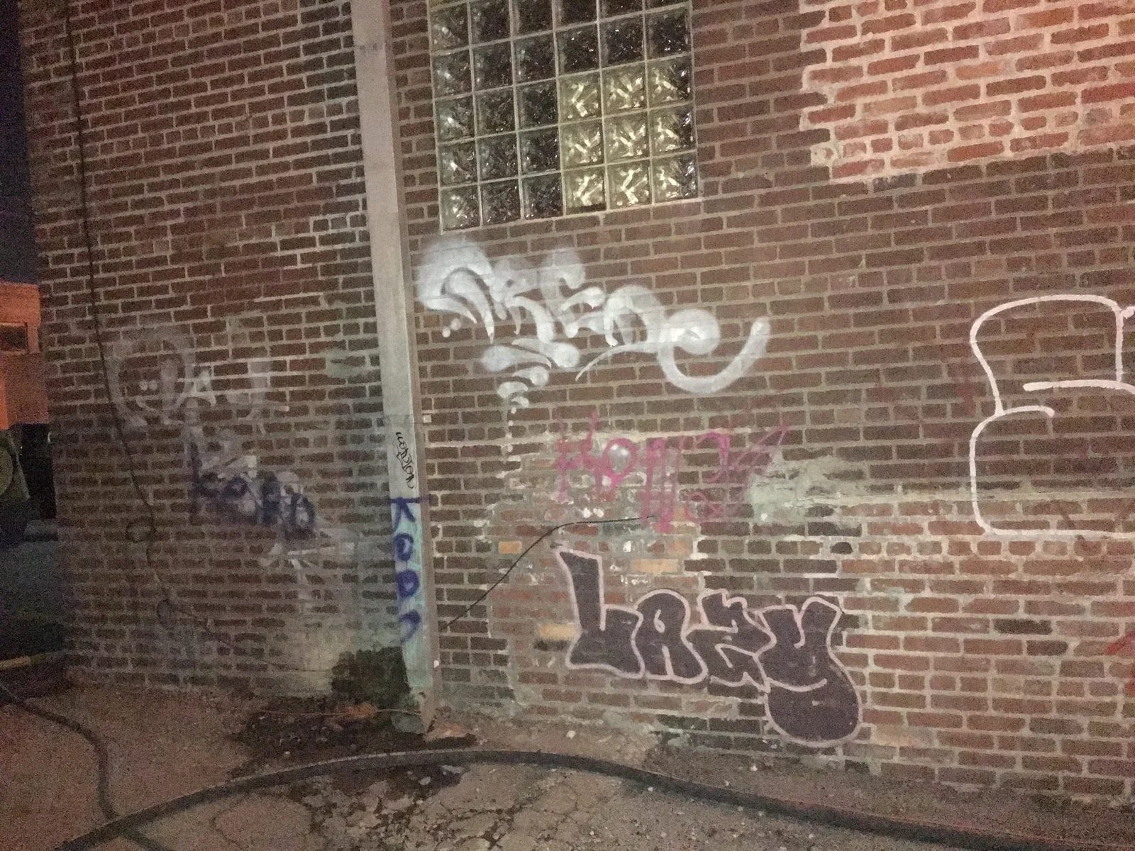 Graffiti removal before blasting